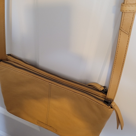 MAKE AN OFFER  Lucky Brand Leather Crossbody Bag Purse. Exclnt!! - Picture 7 of 16